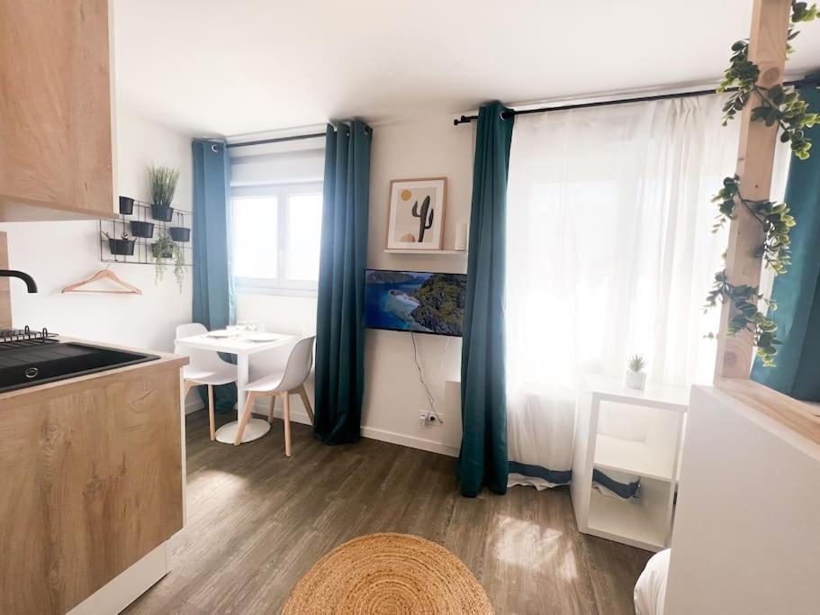 Suite Le Studio Litchi Baigne De Lumieres & Proche Des Plages Saint-Nazaire  Kültér fotó