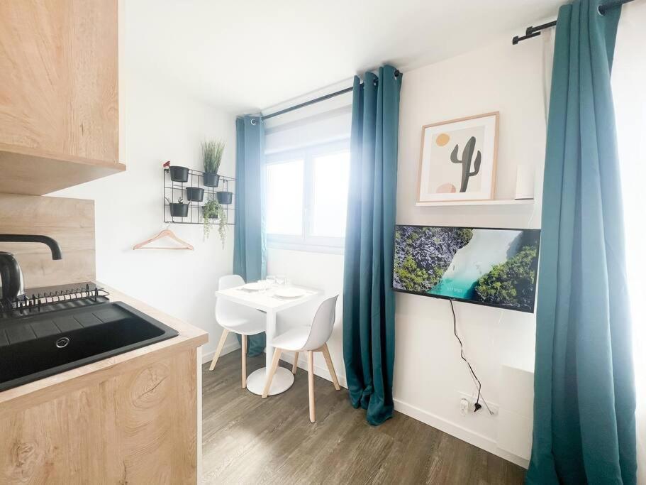Suite Le Studio Litchi Baigne De Lumieres & Proche Des Plages Saint-Nazaire  Kültér fotó